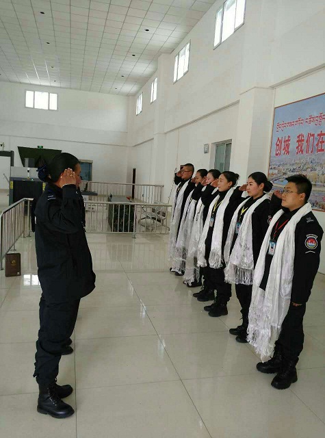 公司领导及西宁站安检员去往拉萨积极培训