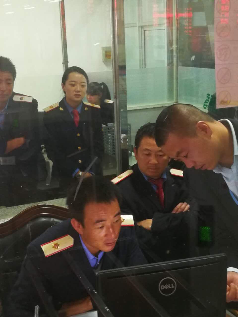 对拉萨拉西货场职工进行值机业务知识培训