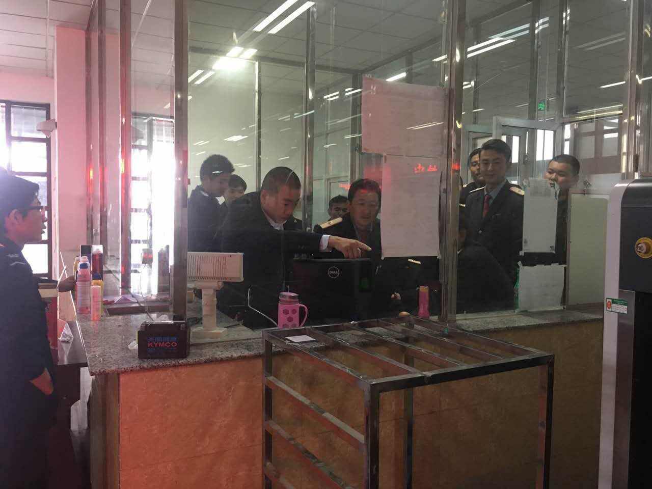对拉萨拉西货场职工进行值机业务知识培训